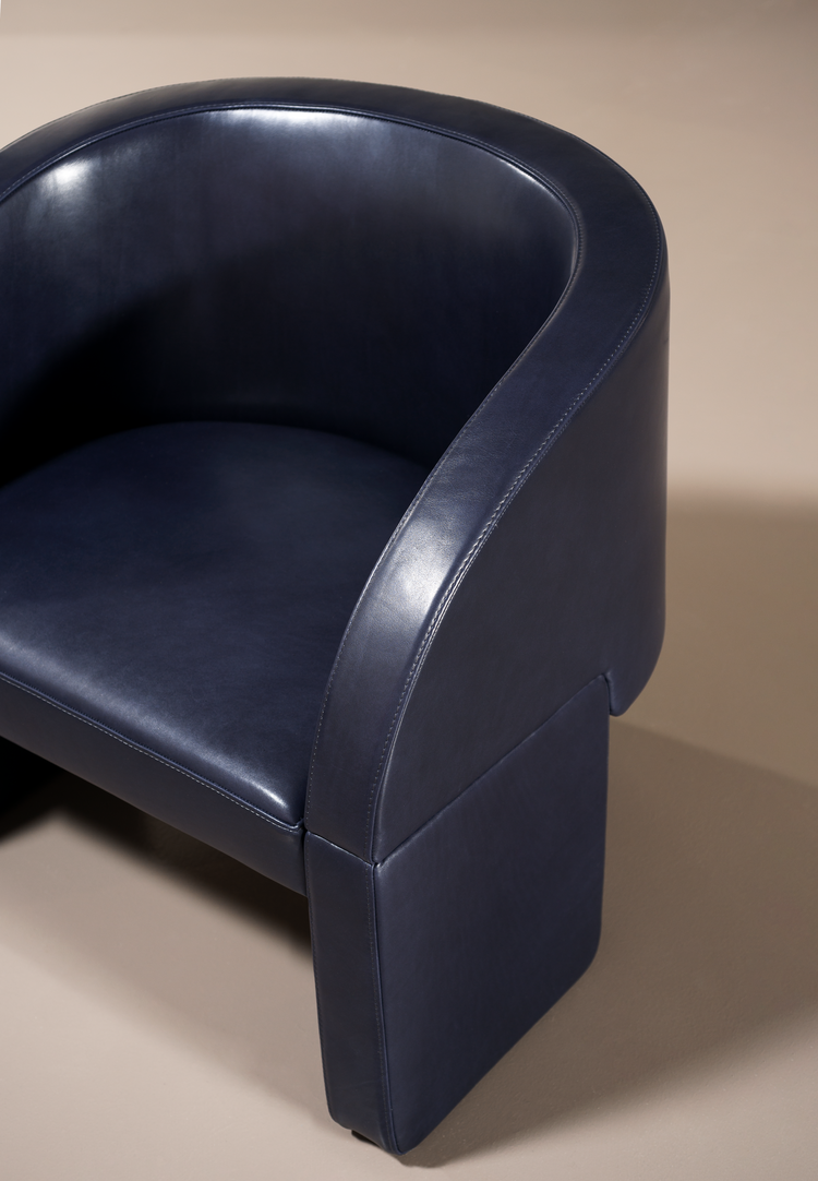 Gemma Vintage Style Leather Chair with Armrests | Baxter